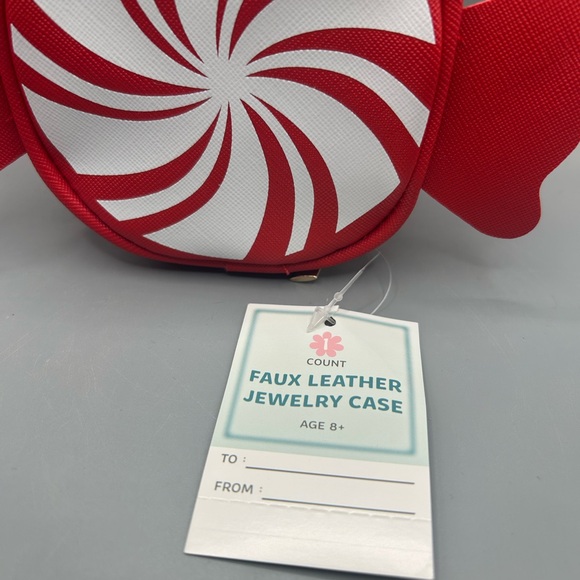 Target Bullseye Playground Christmas Peppermint Faux Leather Jewelry Case NEW - Picture 2 of 3